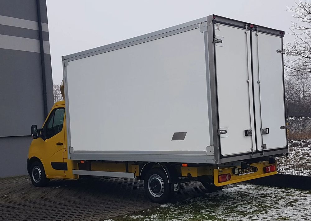 Renault MASTER KONTENER 8EP 4,21x2,23x2,22 KLIMA KRAJOWY MANUAL 6-BIEGÓW - Furgons ar slēgtā virsbūve: foto 3 Renault MASTER KONTENER 8EP 4,21x2,23x2,22 KLIMA KRAJOWY MANUAL 6-BIEGÓW - Furgons ar slēgtā virsbūve: foto 3