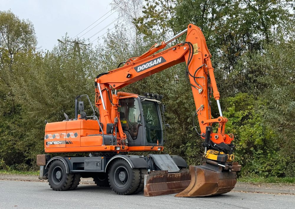 Doosan * DOOSAN DX160W *ROTOTILT* GPS 2D Leica * Sprowadzona * Stan Perfekcyjny * Koparka Kołowa * - Riteņu ekskavators: foto 2 Doosan * DOOSAN DX160W *ROTOTILT* GPS 2D Leica * Sprowadzona * Stan Perfekcyjny * Koparka Kołowa * - Riteņu ekskavators: foto 2