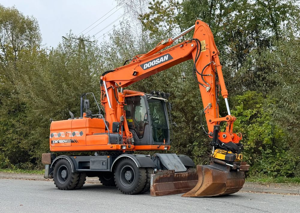 Doosan * DOOSAN DX160W *ROTOTILT* GPS 2D Leica * Sprowadzona * Stan Perfekcyjny * Koparka Kołowa * - Riteņu ekskavators: foto 2 Doosan * DOOSAN DX160W *ROTOTILT* GPS 2D Leica * Sprowadzona * Stan Perfekcyjny * Koparka Kołowa * - Riteņu ekskavators: foto 2