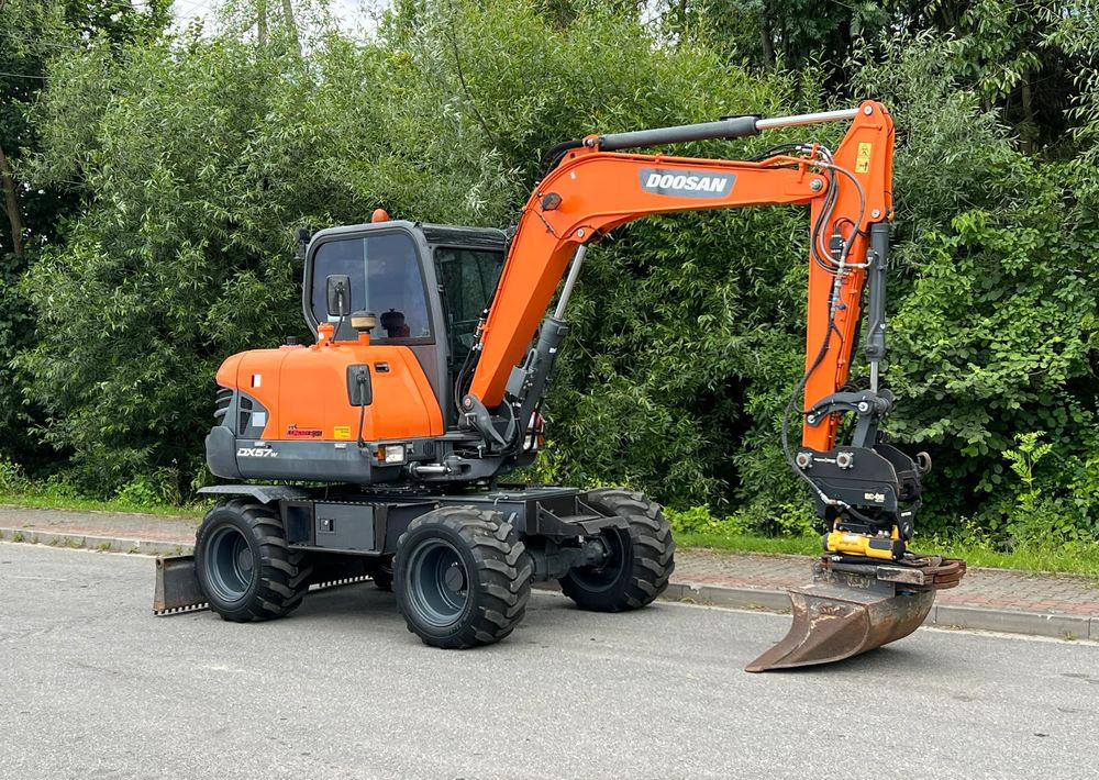 Doosan DOOSAN DX57W *ROTOTILT* 2200 Motogodzin * Jak Nowa * Sprowadzona * Stan Perfekcyjny - Riteņu ekskavators: foto 2 Doosan DOOSAN DX57W *ROTOTILT* 2200 Motogodzin * Jak Nowa * Sprowadzona * Stan Perfekcyjny - Riteņu ekskavators: foto 2
