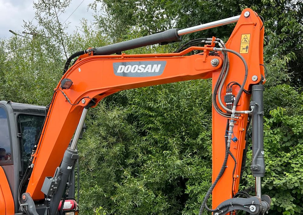 Doosan DOOSAN DX57W *ROTOTILT* 2200 Motogodzin * Jak Nowa * Sprowadzona * Stan Perfekcyjny - Riteņu ekskavators: foto 4 Doosan DOOSAN DX57W *ROTOTILT* 2200 Motogodzin * Jak Nowa * Sprowadzona * Stan Perfekcyjny - Riteņu ekskavators: foto 4