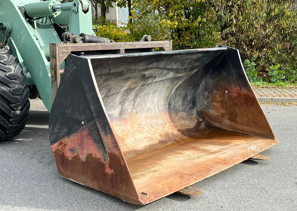 Komatsu Ładowarka KOMATSU 540 EX- Widły Łyżka Bardzo Dobry Stan ( CAT JCB Liebherr ) - Riteņu iekrāvējs: foto 4 Komatsu Ładowarka KOMATSU 540 EX- Widły Łyżka Bardzo Dobry Stan ( CAT JCB Liebherr ) - Riteņu iekrāvējs: foto 4