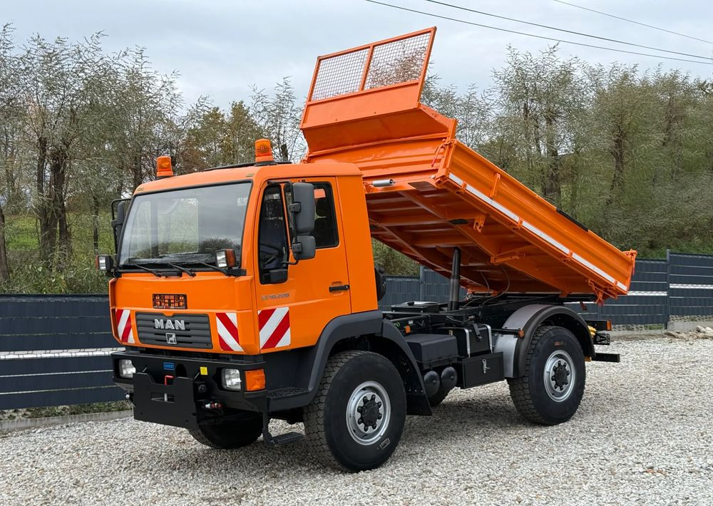 MAN * MAN 10-220 * Wywrotka Kiper Meiller * 4x4 * Zimowe Utrzymanie * Unimog * - Kravas automašīna pašizgāzējs: foto 1 MAN * MAN 10-220 * Wywrotka Kiper Meiller * 4x4 * Zimowe Utrzymanie * Unimog * - Kravas automašīna pašizgāzējs: foto 1