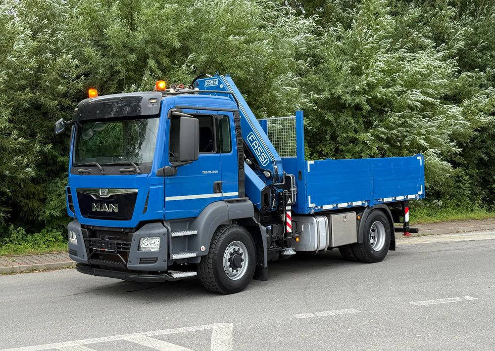 MAN * MAN 18.440 TGS * 4x4 * HDS Fassi F215 * Sprowadzony * 95 000 KM ! * Stan Jak Nowy - Bortu kravas automašīna/ Platforma, Kravas auto ar manipulatoru: foto 2 MAN * MAN 18.440 TGS * 4x4 * HDS Fassi F215 * Sprowadzony * 95 000 KM ! * Stan Jak Nowy - Bortu kravas automašīna/ Platforma, Kravas auto ar manipulatoru: foto 2