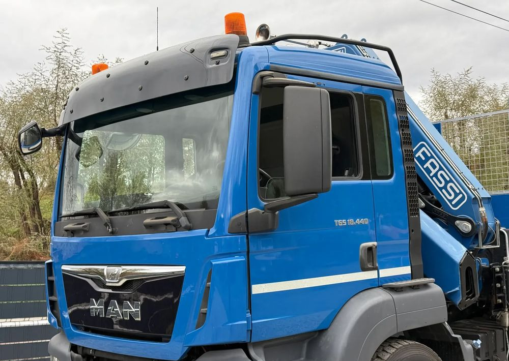 MAN * MAN 18.440 TGS * 4x4 * HDS Fassi F215 * Sprowadzony * 95 000 KM ! * Stan Jak Nowy - Bortu kravas automašīna/ Platforma, Kravas auto ar manipulatoru: foto 4 MAN * MAN 18.440 TGS * 4x4 * HDS Fassi F215 * Sprowadzony * 95 000 KM ! * Stan Jak Nowy - Bortu kravas automašīna/ Platforma, Kravas auto ar manipulatoru: foto 4