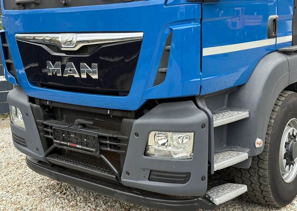 MAN * MAN 18.440 TGS * 4x4 * HDS Fassi F215 * Sprowadzony * 95 000 KM ! * Stan Jak Nowy - Bortu kravas automašīna/ Platforma, Kravas auto ar manipulatoru: foto 3 MAN * MAN 18.440 TGS * 4x4 * HDS Fassi F215 * Sprowadzony * 95 000 KM ! * Stan Jak Nowy - Bortu kravas automašīna/ Platforma, Kravas auto ar manipulatoru: foto 3