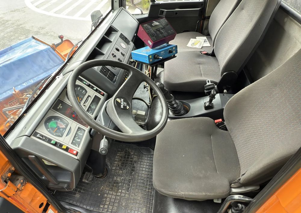 Kravas automašīna pašizgāzējs MAN * MAN LE 10.220 *Kiper Wywrotka * 4x4 * Pług Piaskarka * Zimowe Utrzymanie * Sprowadzony * HDS MKG *: foto 16