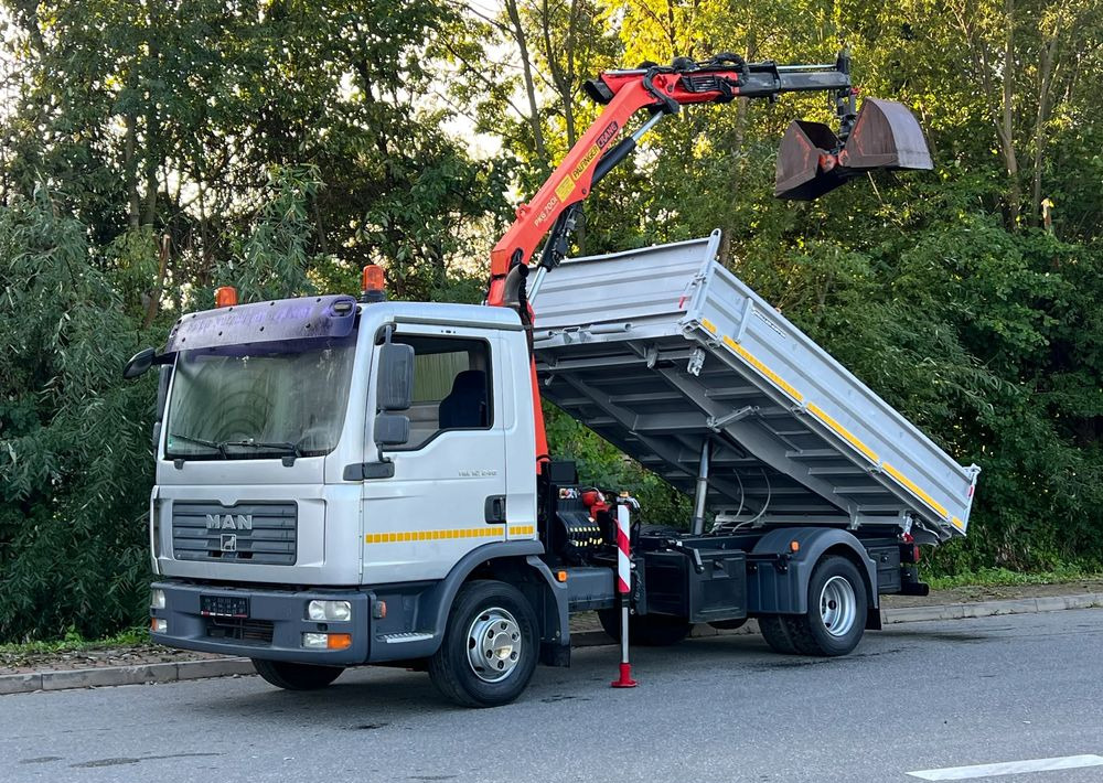 MAN MAN TGL 12-240 Kiper Wywrotka 4x2 Kran PALFINGER PK 12500 BARDZO DOBRY STAN - Kravas automašīna pašizgāzējs: foto 1 MAN MAN TGL 12-240 Kiper Wywrotka 4x2 Kran PALFINGER PK 12500 BARDZO DOBRY STAN - Kravas automašīna pašizgāzējs: foto 1