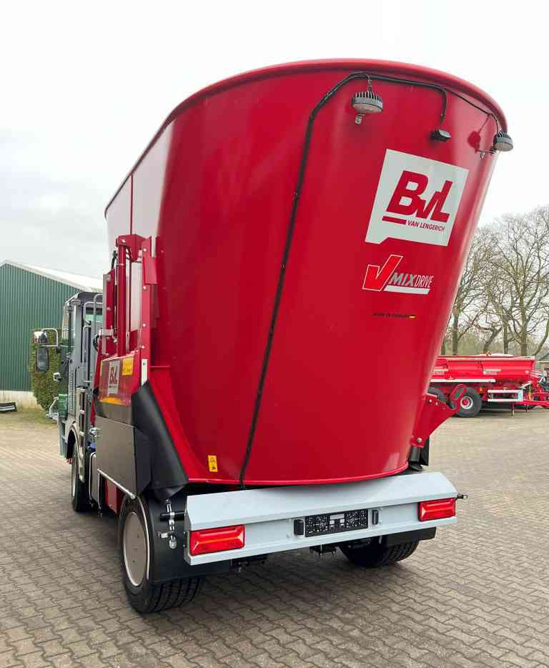 BVL BVL van Lengerich V-MIX Drive Maximus Plus 17.1 LS zelfrijdende - Lopbarības mikseris: foto 5 BVL BVL van Lengerich V-MIX Drive Maximus Plus 17.1 LS zelfrijdende - Lopbarības mikseris: foto 5