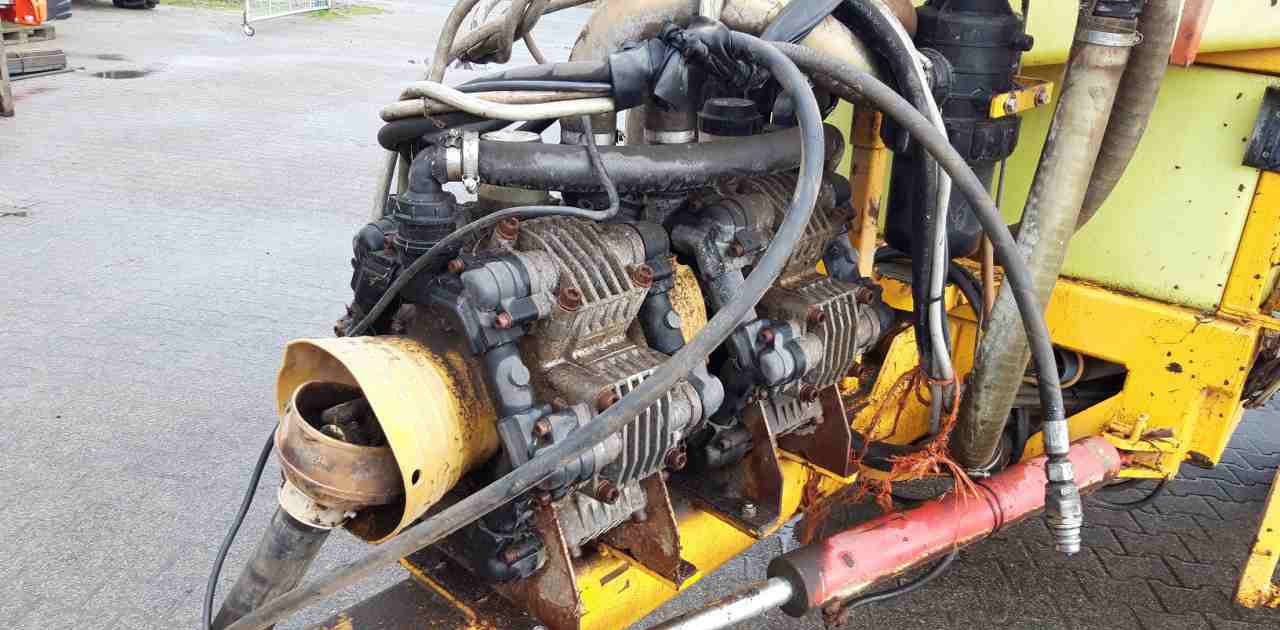 Dubex Vector 33 m. 3200 l. veldspuiten - Piekabināmais miglotājs: foto 5 Dubex Vector 33 m. 3200 l. veldspuiten - Piekabināmais miglotājs: foto 5