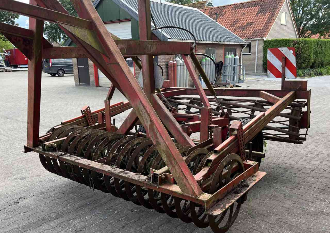 Evers Getrokken Vorenpakker Grondbewerking - Lauka veltnis: foto 4 Evers Getrokken Vorenpakker Grondbewerking - Lauka veltnis: foto 4