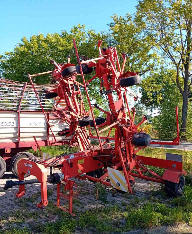 Kuhn GF10601TO schudder, weidebouwmachines - Vālotājs/ Ārdītājs: foto 1 Kuhn GF10601TO schudder, weidebouwmachines - Vālotājs/ Ārdītājs: foto 1