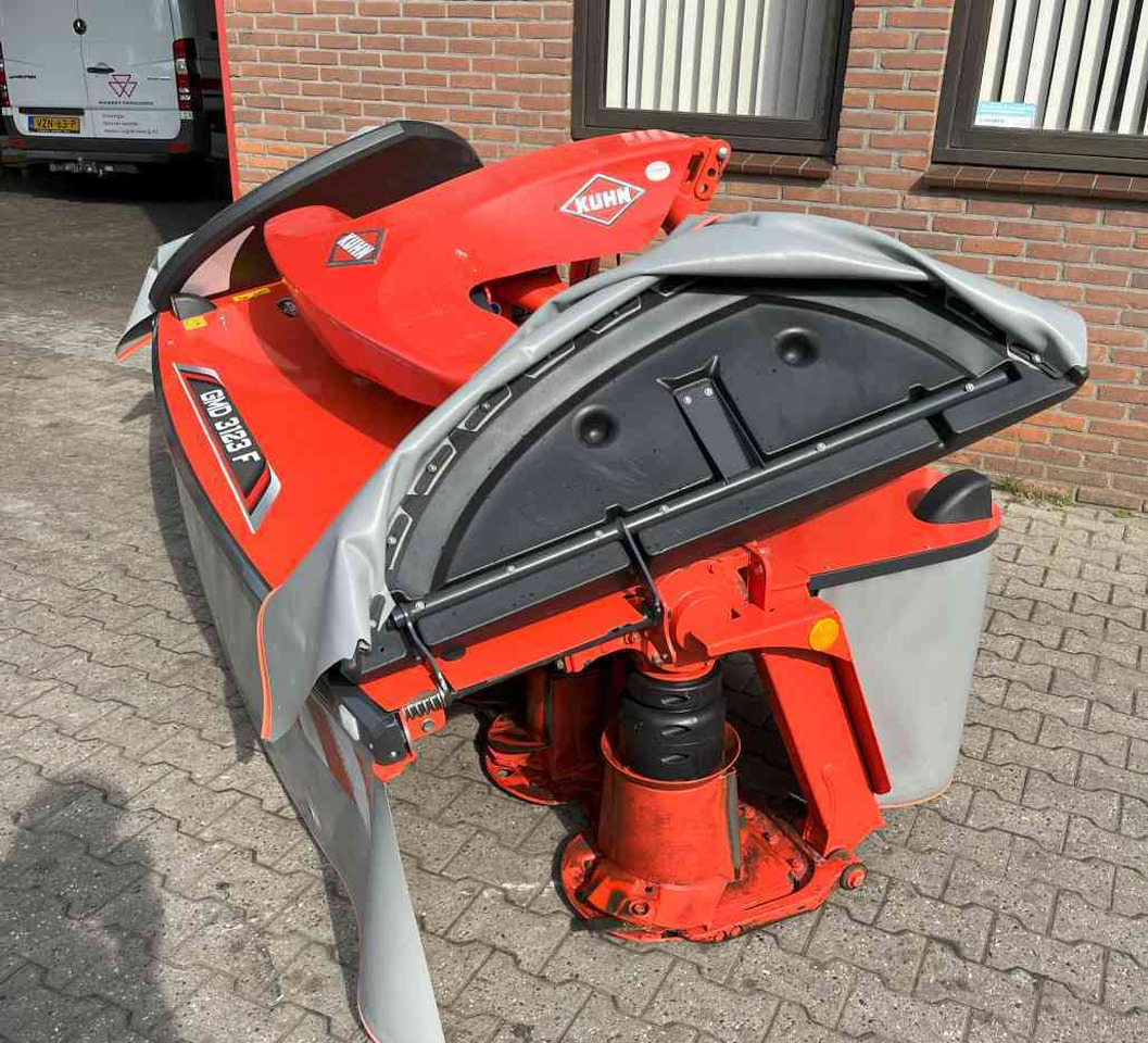 Kuhn GMD3123F-FF frontmaaier weidebouwmachines - Pļāvējs: foto 4 Kuhn GMD3123F-FF frontmaaier weidebouwmachines - Pļāvējs: foto 4