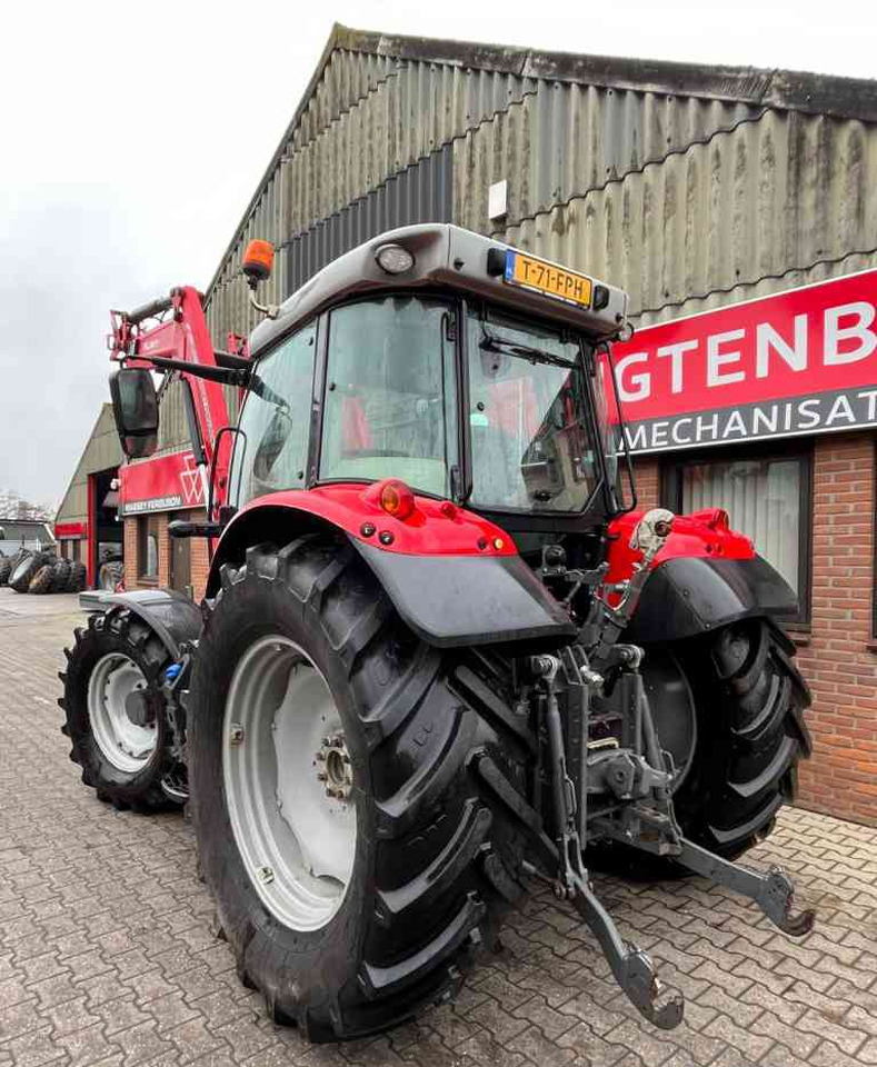 Massey Ferguson 5710S Dyna-4 Essential *Verkocht/sold* - Traktors: foto 5 Massey Ferguson 5710S Dyna-4 Essential *Verkocht/sold* - Traktors: foto 5
