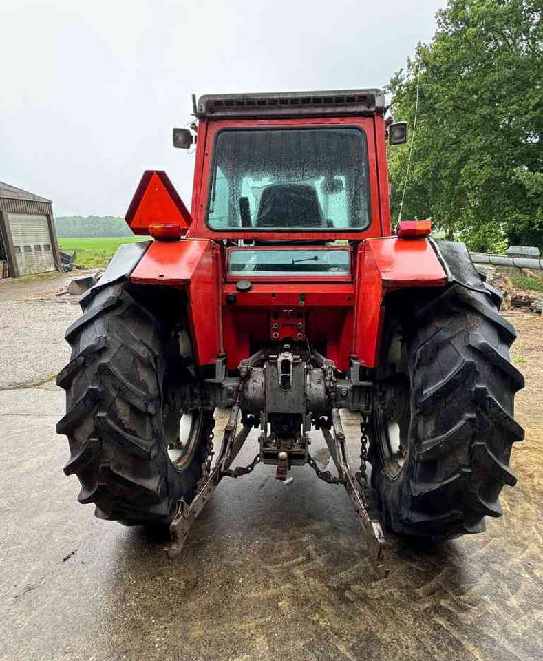 Massey Ferguson 575 - Traktors: foto 4 Massey Ferguson 575 - Traktors: foto 4