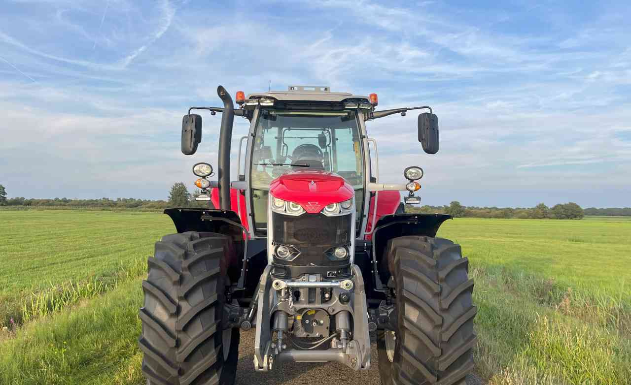 Massey Ferguson 7S.190 Dyna-VT Exclusive tractoren - Traktors: foto 3 Massey Ferguson 7S.190 Dyna-VT Exclusive tractoren - Traktors: foto 3