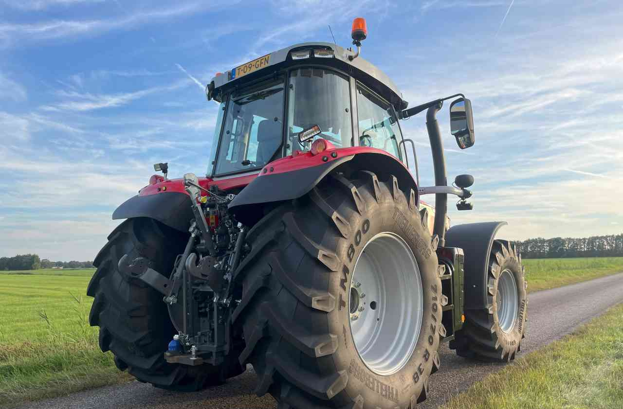 Massey Ferguson 7S.190 Dyna-VT Exclusive tractoren - Traktors: foto 5 Massey Ferguson 7S.190 Dyna-VT Exclusive tractoren - Traktors: foto 5