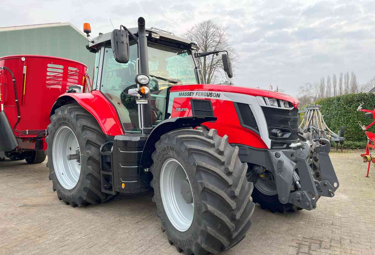Massey Ferguson 7S.210 Dyna-VT Exclusive Tractoren - Traktors: foto 1 Massey Ferguson 7S.210 Dyna-VT Exclusive Tractoren - Traktors: foto 1