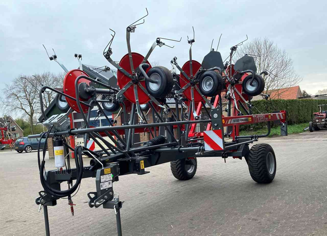 Massey Ferguson TD 1028X TRC Haaktandschudder Lely Lotus weidebouwmachines. - Vālotājs/ Ārdītājs: foto 2 Massey Ferguson TD 1028X TRC Haaktandschudder Lely Lotus weidebouwmachines. - Vālotājs/ Ārdītājs: foto 2