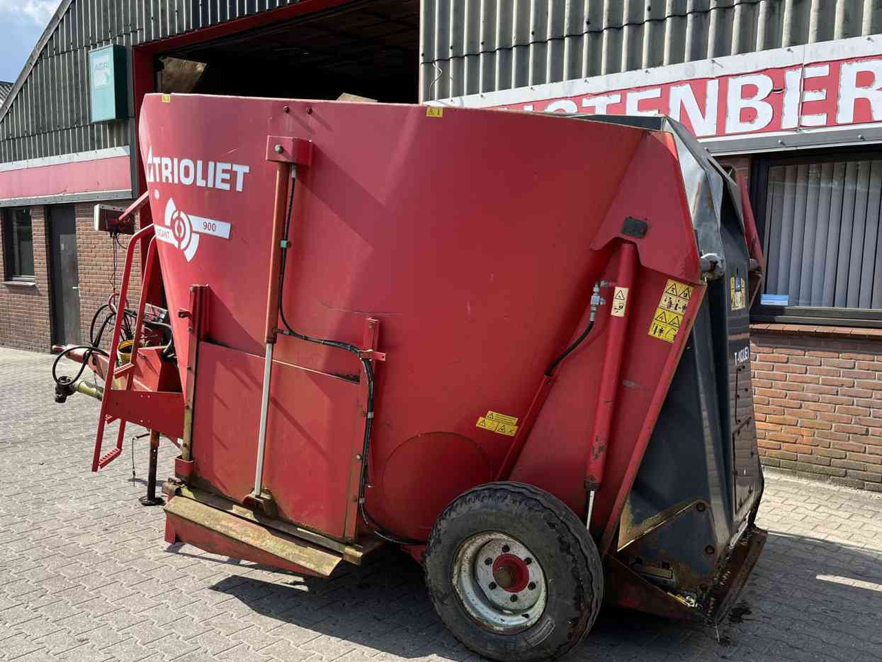 Trioliet Gigant 900 voermengwagen zelfladend Voermachines - Lopbarības mikseris: foto 2 Trioliet Gigant 900 voermengwagen zelfladend Voermachines - Lopbarības mikseris: foto 2
