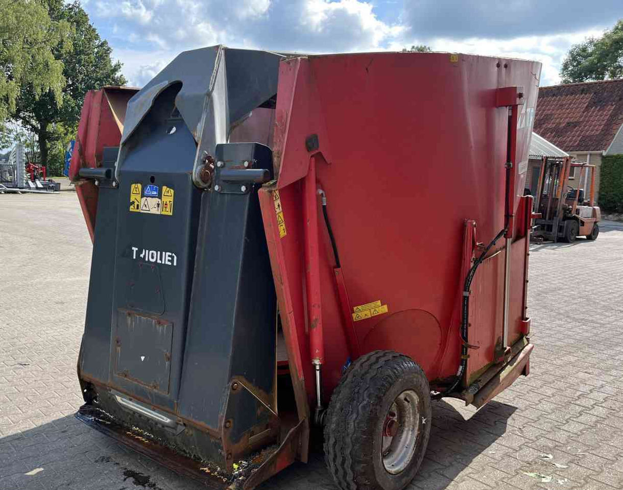 Trioliet Gigant 900 voermengwagen zelfladend Voermachines - Lopbarības mikseris: foto 3 Trioliet Gigant 900 voermengwagen zelfladend Voermachines - Lopbarības mikseris: foto 3