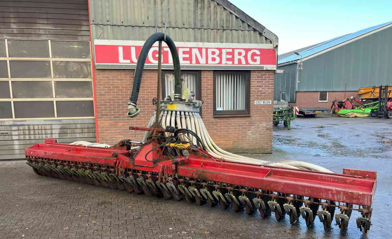 Vredo Zodebemester graslandbemester injecteur mestverwerking - Šķidrmēslu iestrādes inžektors: foto 1 Vredo Zodebemester graslandbemester injecteur mestverwerking - Šķidrmēslu iestrādes inžektors: foto 1