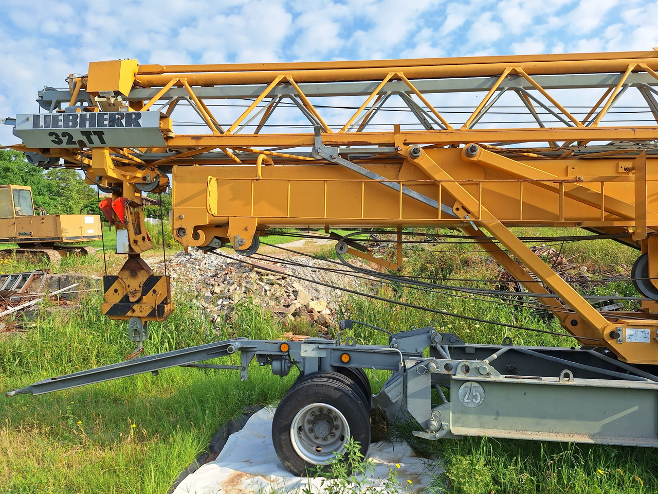 Liebherr 32TT - Ātri uzstādāms torņa celtnis: foto 1 Liebherr 32TT - Ātri uzstādāms torņa celtnis: foto 1