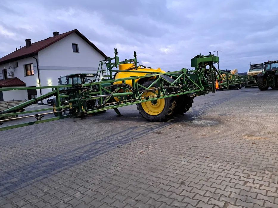 John Deere 944i - Piekabināmais miglotājs: foto 5 John Deere 944i - Piekabināmais miglotājs: foto 5