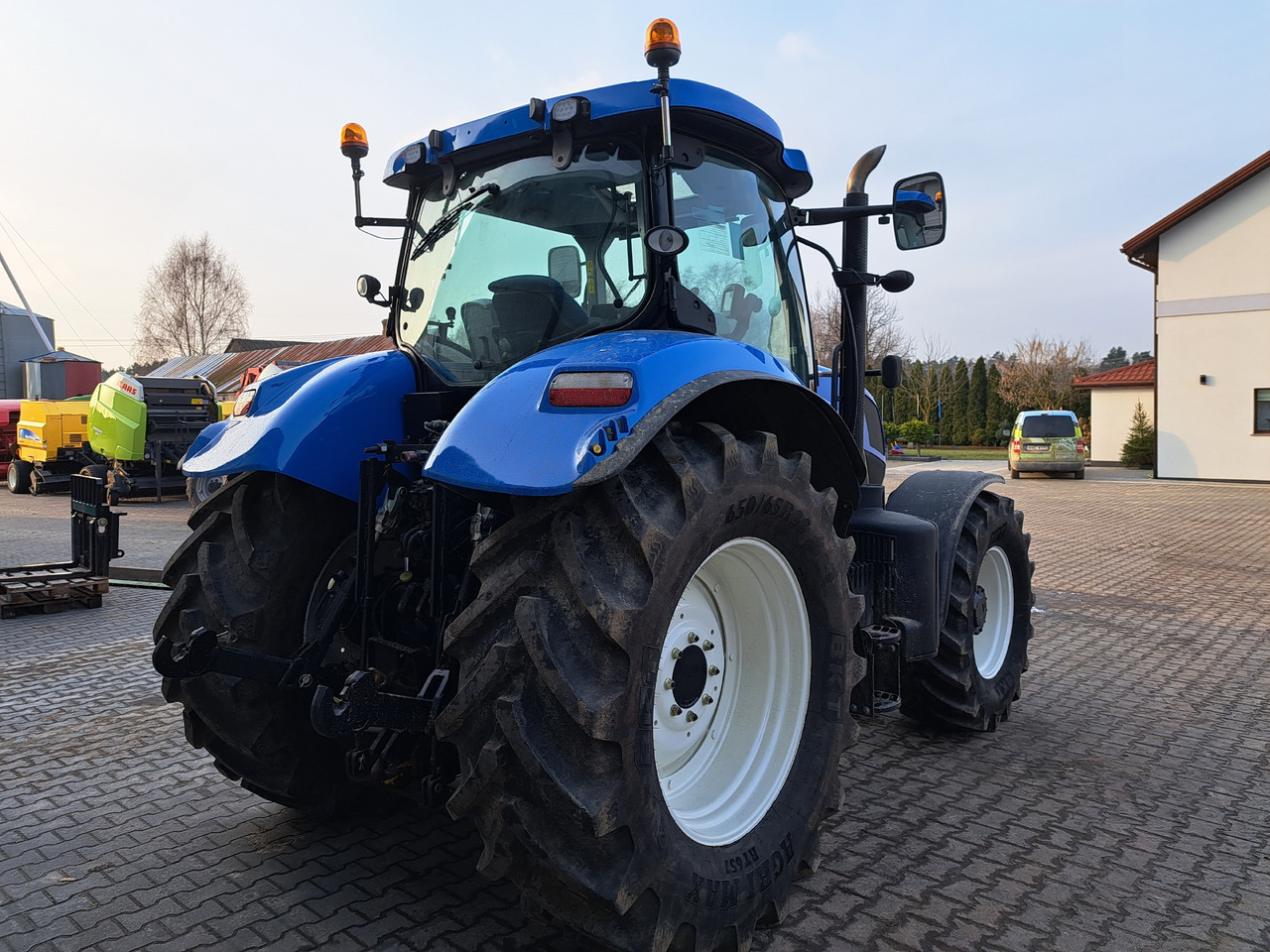 New Holland T7 170 - Traktors: foto 3 New Holland T7 170 - Traktors: foto 3