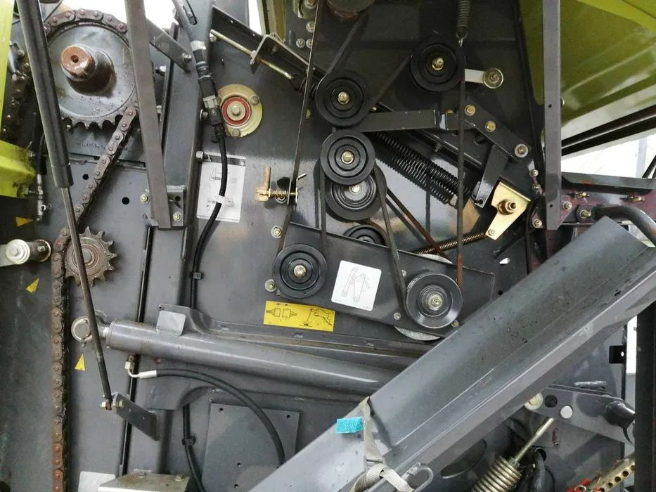 Prasa rolująca Claas Rollant 374 - Rituļu prese: foto 5 Prasa rolująca Claas Rollant 374 - Rituļu prese: foto 5
