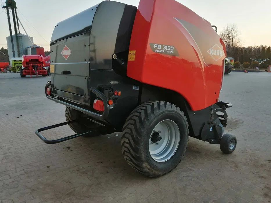 Prasa rolująca Kuhn 3130 Power track 2017r. - Rituļu prese: foto 4 Prasa rolująca Kuhn 3130 Power track 2017r. - Rituļu prese: foto 4