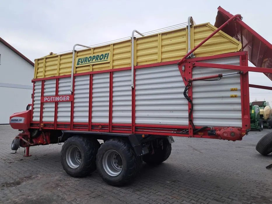 Przyczepa samozbierająca Pottinger Europrofi 5000 - Savācējpiekabe: foto 3 Przyczepa samozbierająca Pottinger Europrofi 5000 - Savācējpiekabe: foto 3