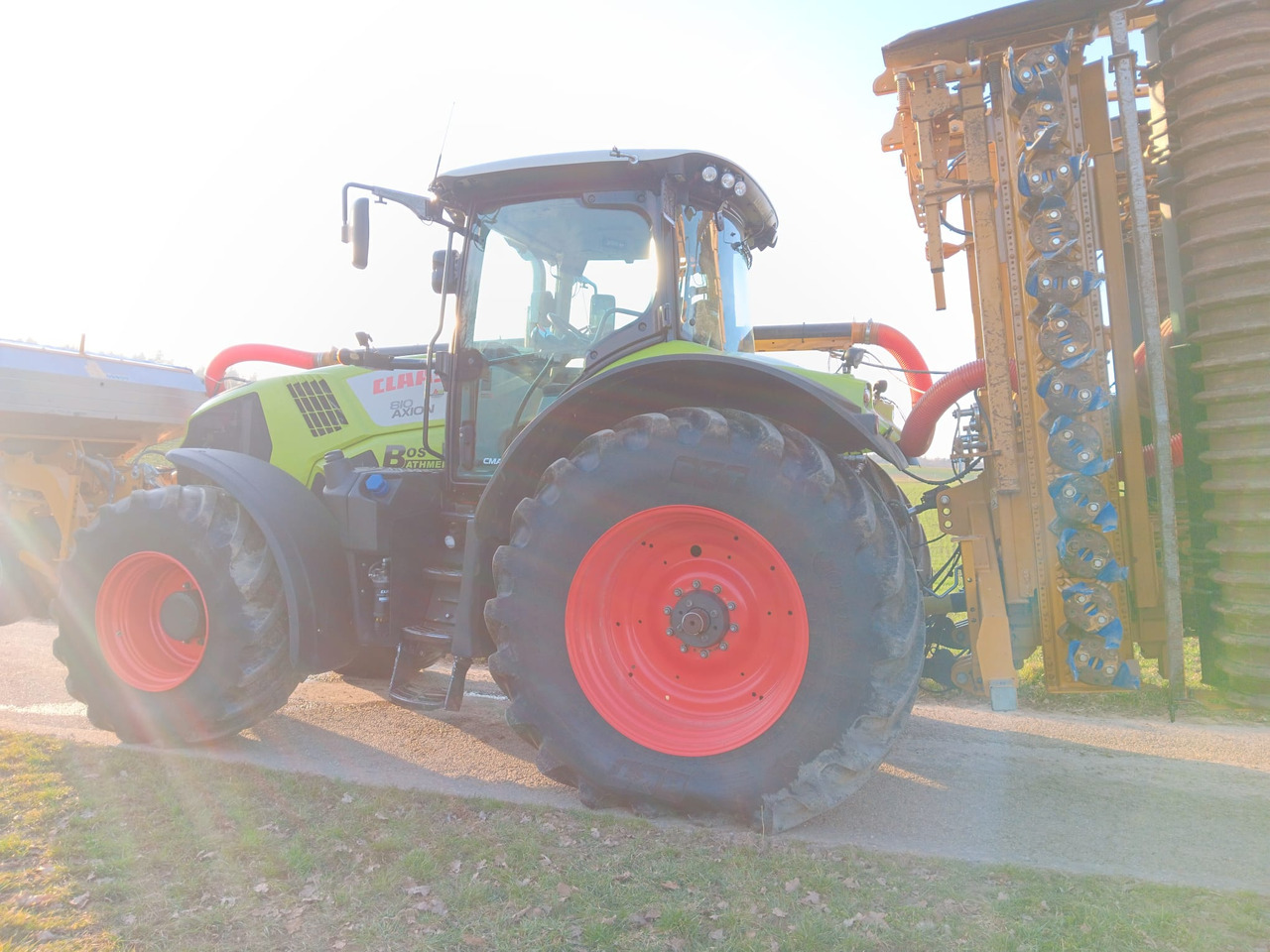 Claas Axion 810 C Matic CEBIS FZW - Traktors: foto 2 Claas Axion 810 C Matic CEBIS FZW - Traktors: foto 2