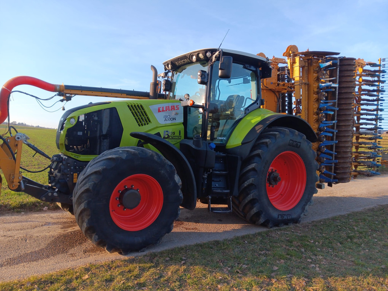 Claas Axion 810 C Matic CEBIS FZW - Traktors: foto 1 Claas Axion 810 C Matic CEBIS FZW - Traktors: foto 1