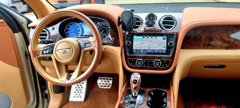 Vieglā automašīna Bentley BENTAYGA 6.0 W12: foto 19