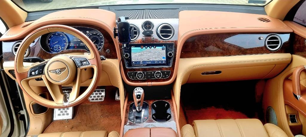 Vieglā automašīna Bentley BENTAYGA 6.0 W12: foto 18
