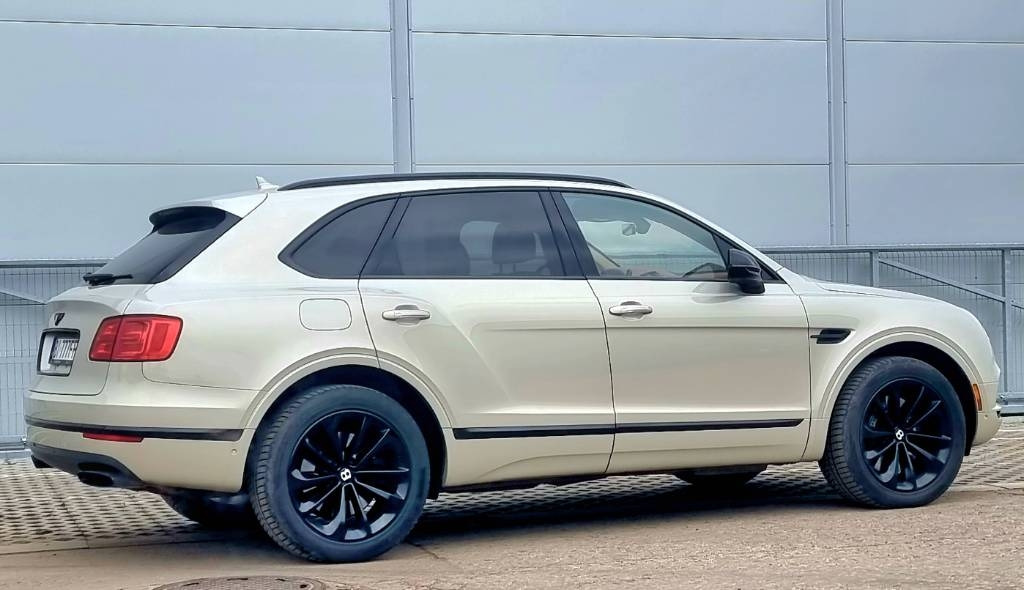 Bentley BENTAYGA 6.0 W12 - Vieglā automašīna: foto 4 Bentley BENTAYGA 6.0 W12 - Vieglā automašīna: foto 4