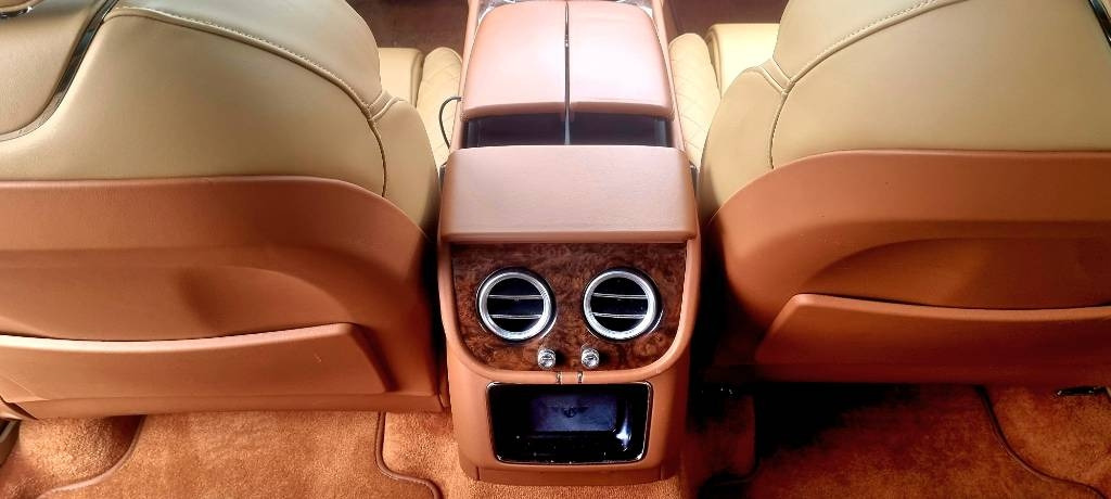 Vieglā automašīna Bentley BENTAYGA 6.0 W12: foto 15