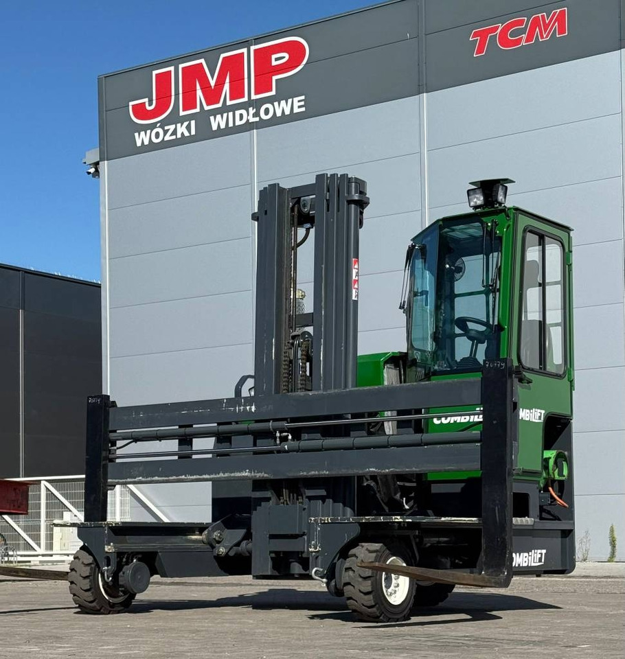 Combilift C 4000 LPG - Četru pušu autokrāvējs: foto 1 Combilift C 4000 LPG - Četru pušu autokrāvējs: foto 1