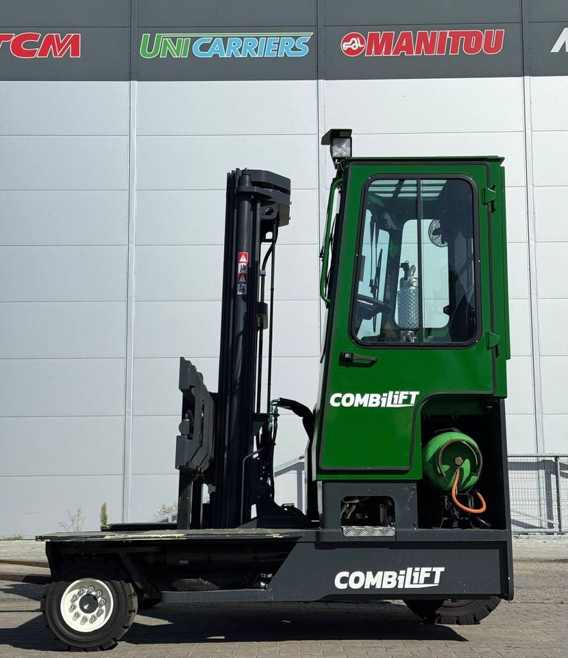 Combilift C 4000 LPG - Četru pušu autokrāvējs: foto 4 Combilift C 4000 LPG - Četru pušu autokrāvējs: foto 4