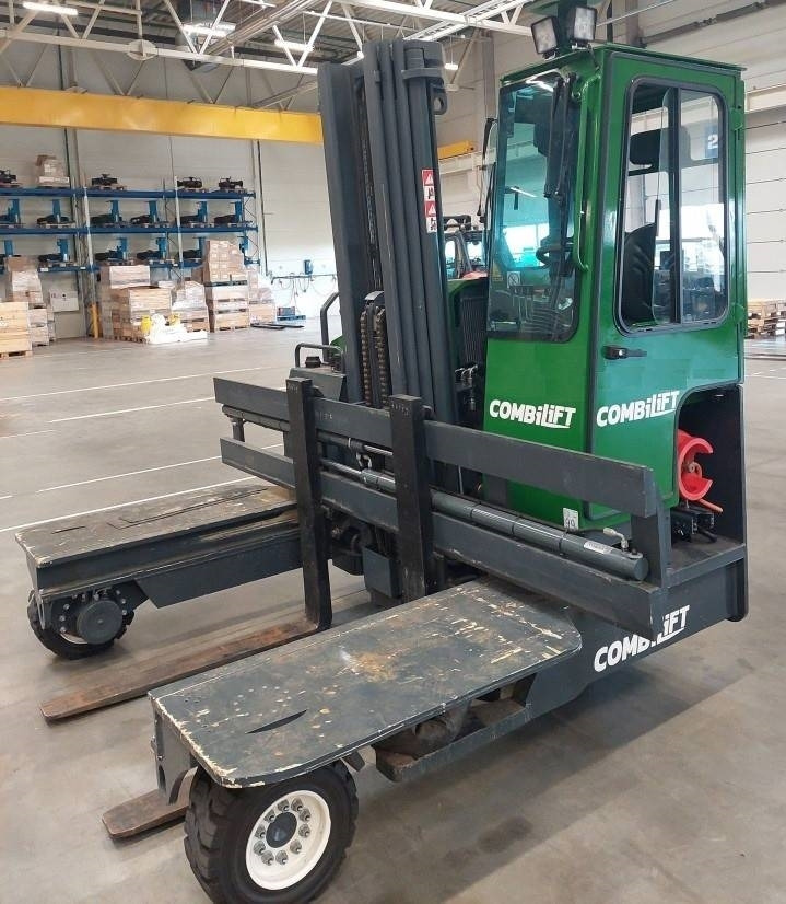 Combilift C 4000 LPG - Četru pušu autokrāvējs: foto 1 Combilift C 4000 LPG - Četru pušu autokrāvējs: foto 1