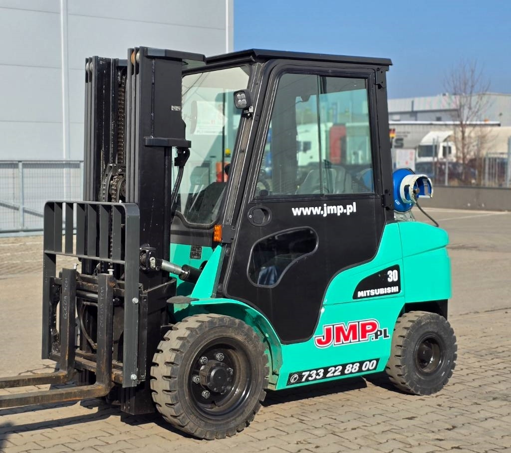 Mitsubishi FG 30 N - Gāzes iekrāvējs: foto 5 Mitsubishi FG 30 N - Gāzes iekrāvējs: foto 5