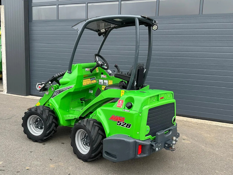Avant 528 mini-shovel - Kāpurķēžu kompaktiekrāvējs: foto 4 Avant 528 mini-shovel - Kāpurķēžu kompaktiekrāvējs: foto 4