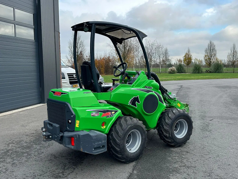 Avant 635i mini-shovel - Kāpurķēžu kompaktiekrāvējs: foto 3 Avant 635i mini-shovel - Kāpurķēžu kompaktiekrāvējs: foto 3