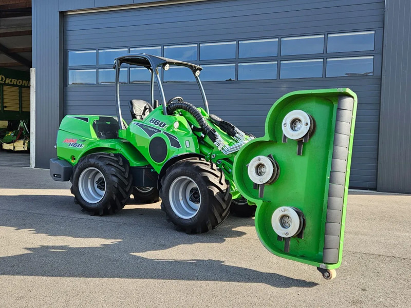 Avant 860i TDL mini-shovel - Kāpurķēžu kompaktiekrāvējs: foto 1 Avant 860i TDL mini-shovel - Kāpurķēžu kompaktiekrāvējs: foto 1
