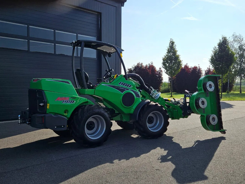 Avant 860i TDL mini-shovel - Kāpurķēžu kompaktiekrāvējs: foto 4 Avant 860i TDL mini-shovel - Kāpurķēžu kompaktiekrāvējs: foto 4