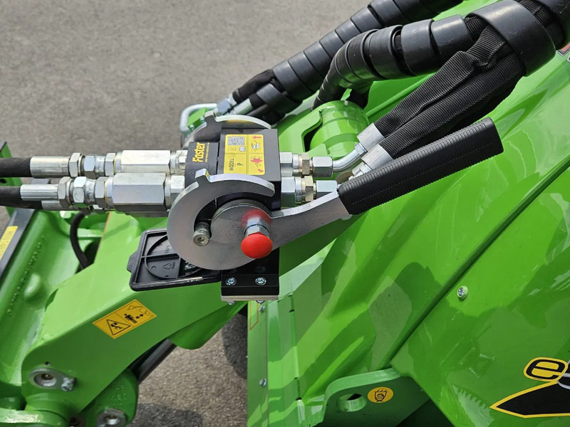 Kāpurķēžu kompaktiekrāvējs Avant E527 Rental mini-shovel: foto 17 Kāpurķēžu kompaktiekrāvējs Avant E527 Rental mini-shovel: foto 17