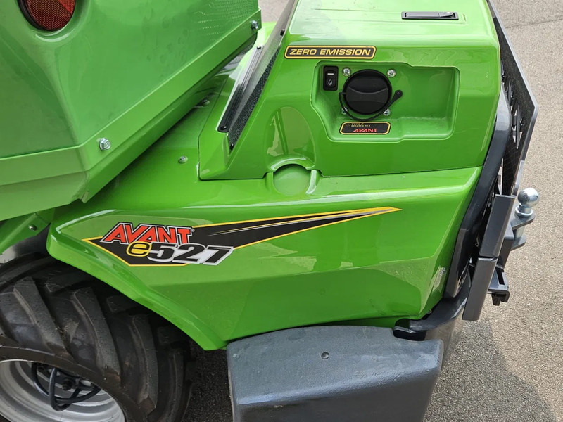 Kāpurķēžu kompaktiekrāvējs Avant E527 Rental mini-shovel: foto 13 Kāpurķēžu kompaktiekrāvējs Avant E527 Rental mini-shovel: foto 13