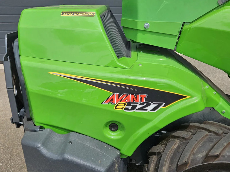 Kāpurķēžu kompaktiekrāvējs Avant E527 Rental mini-shovel: foto 12 Kāpurķēžu kompaktiekrāvējs Avant E527 Rental mini-shovel: foto 12