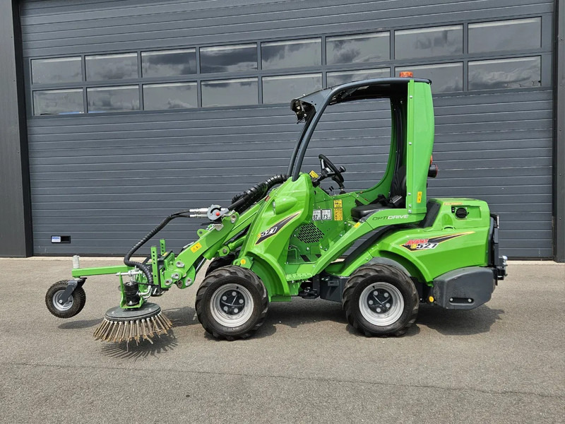 Kāpurķēžu kompaktiekrāvējs Avant E527 Rental mini-shovel: foto 6 Kāpurķēžu kompaktiekrāvējs Avant E527 Rental mini-shovel: foto 6